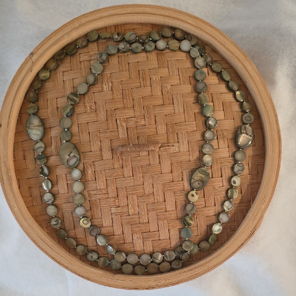 Chic Mother Of Peral Beaded Necklace